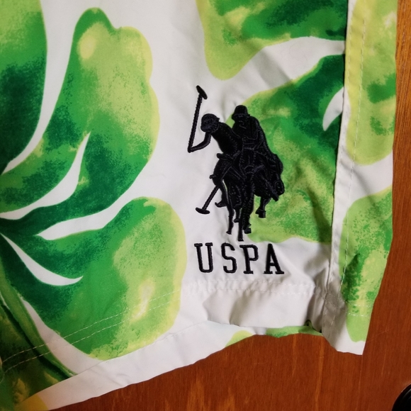 USPA Men's Bathing Suit Floral Green White Sz XL - Picture 3 of 9